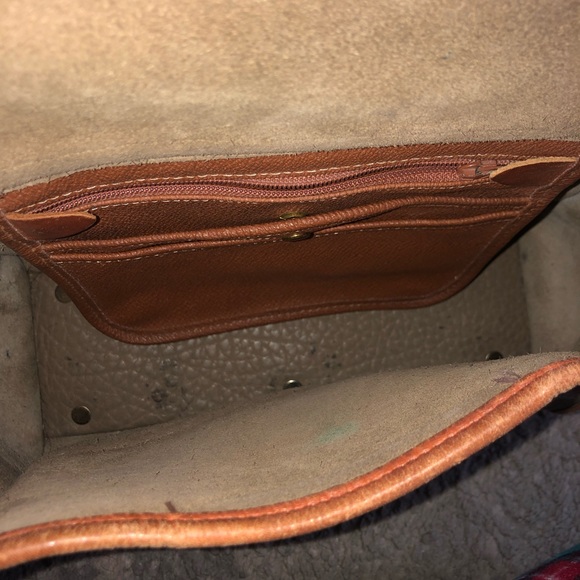 ✨BEAUTIFUL✨ Dooney and Bourke crossbody - Picture 9 of 10